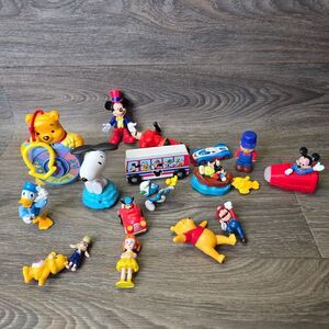 Vintage Toys Lot of 17 McDonalds Mickey Mouse Goofy Winnie the Pooh Snoopy Small